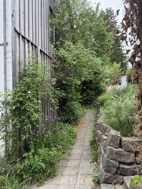 Charmantes Reiheneckhaus in ruhiger Lage – Wohnen mit Kaminofen und Garten in Kaufbeuren