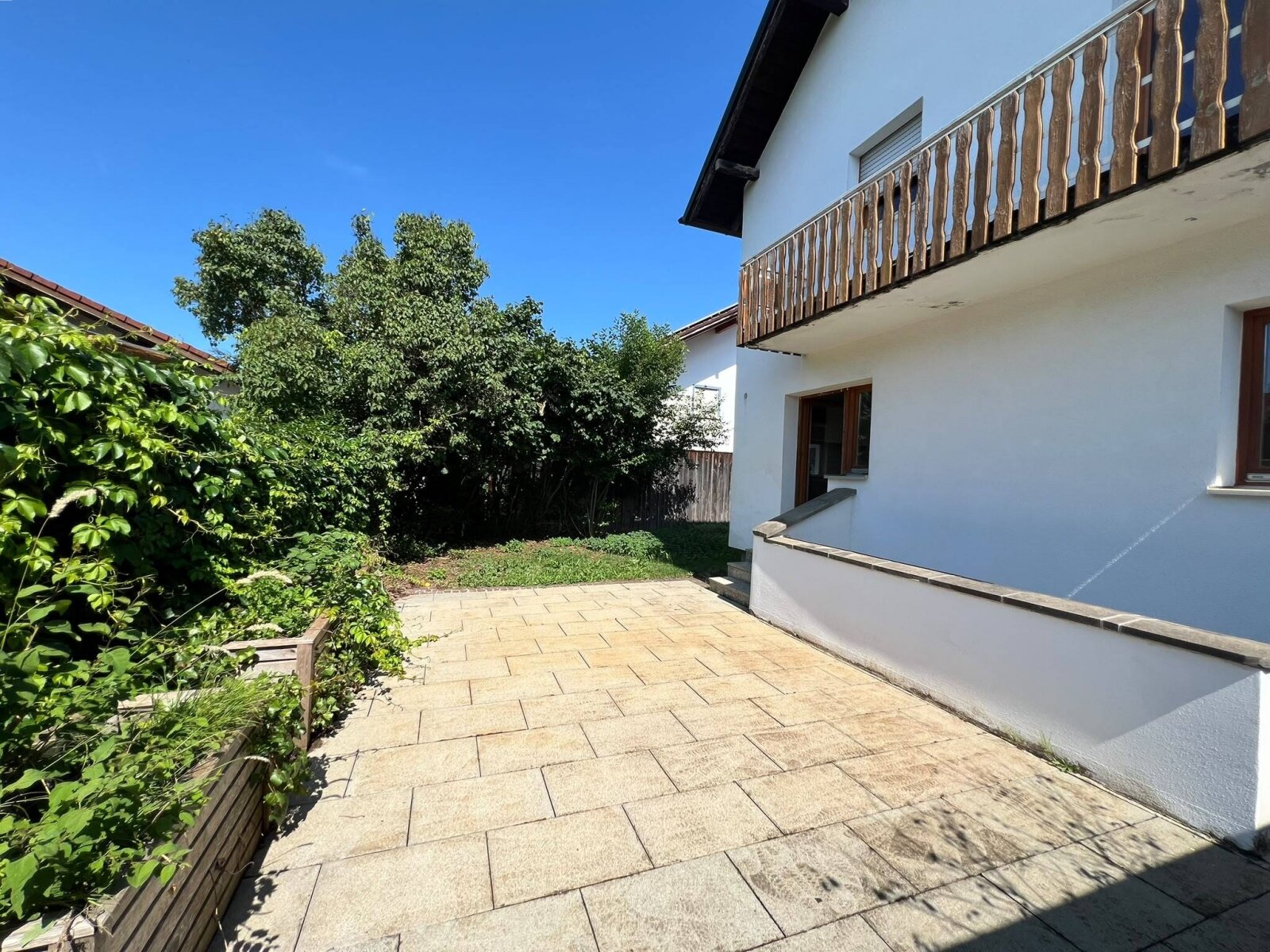 Vielseitiges Familienhaus in Altdorf – Raum für 1 bis 3 Parteien