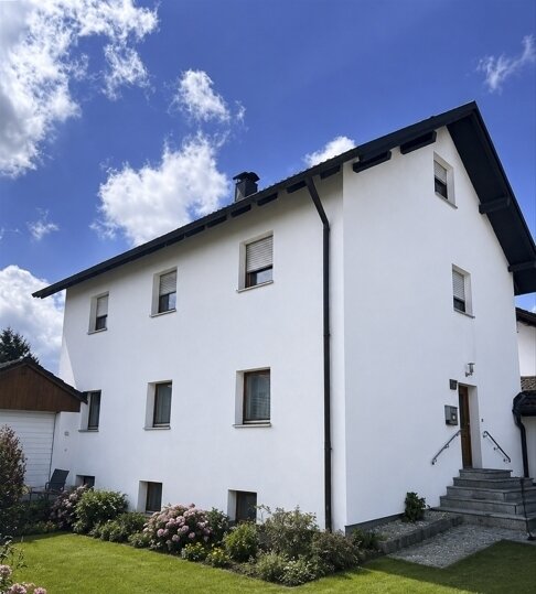 Vielseitiges Familienhaus in Altdorf – Raum für 1 bis 3 Parteien