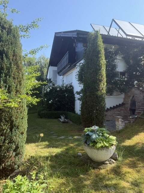Charmantes Einfamilienhaus mit großzügigem Garten – Wohnen und Wohlfühlen in Irsee