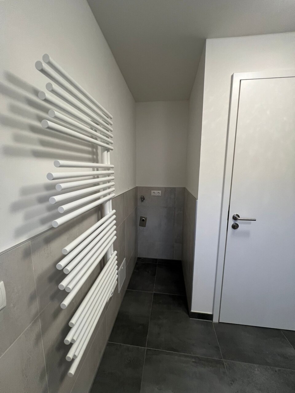 Bad - Platz für Waschmaschine/Trockner Bad - Platz für Waschmaschine/Trockner